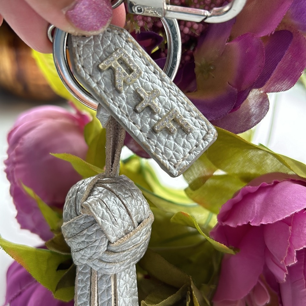 NEW💕R & F Silver keychain🎉🍒